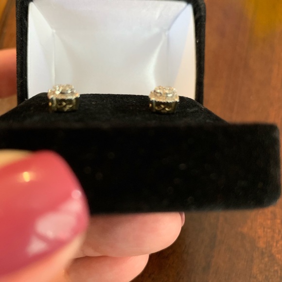 Diamond earrings - Picture 3 of 6